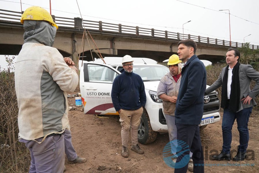 Pullaro recorrió la obra del nuevo puente