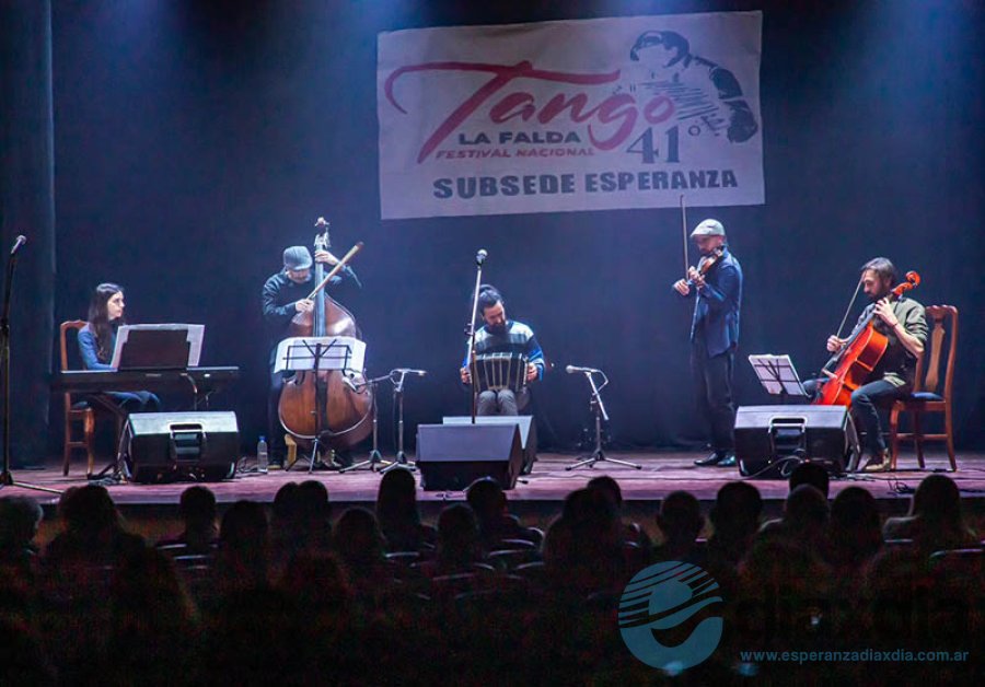 El sexteto Vaho en su espectáculo de cierre - Foto Prensa Municipalidad Esperanza