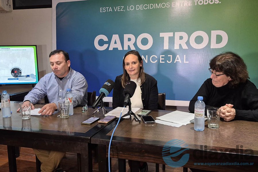 Carrizo, Trod y Martínez en la conferencia