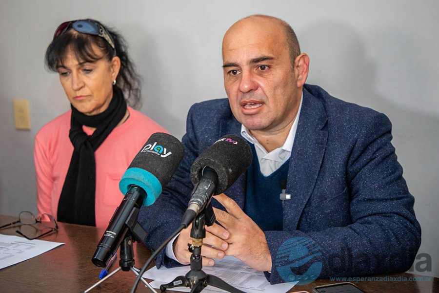 El intendente y la presidenta de AANE El intendente y la presidenta de AANE