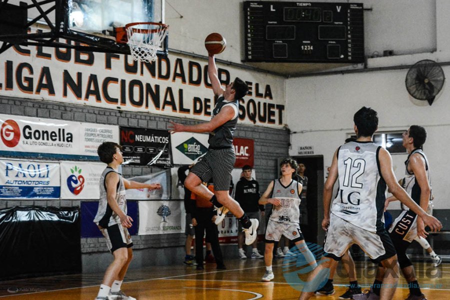 Los U17 vencieron a Unión StoTomé en el Nido