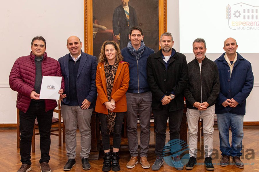Autoridades en el lanzamiento del programa Autoridades en el lanzamiento del programa