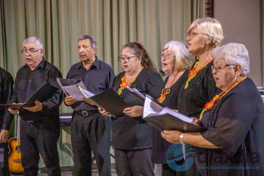 Integrantes de Agrupación Coral Esperanza