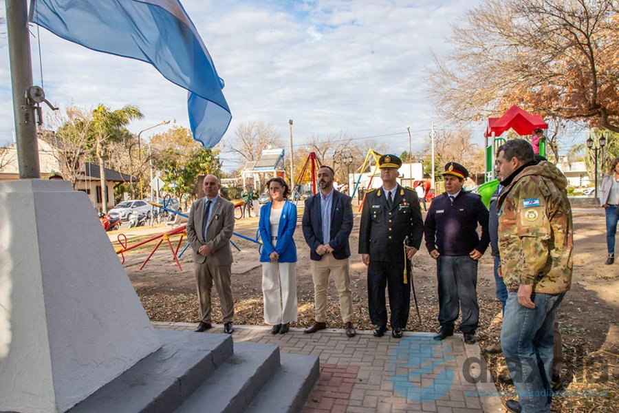 Izamiento de la bandera nacional