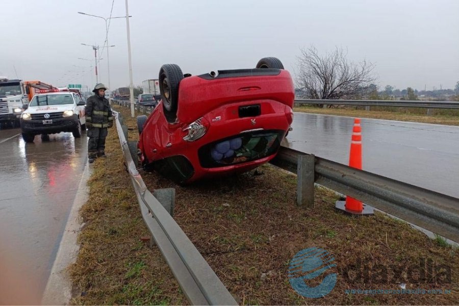 El vuelco del automóvil en Santa Fe