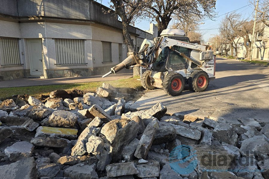 Trabajos de bacheo en Laprida y Lavalle Trabajos de bacheo en Laprida y Lavalle