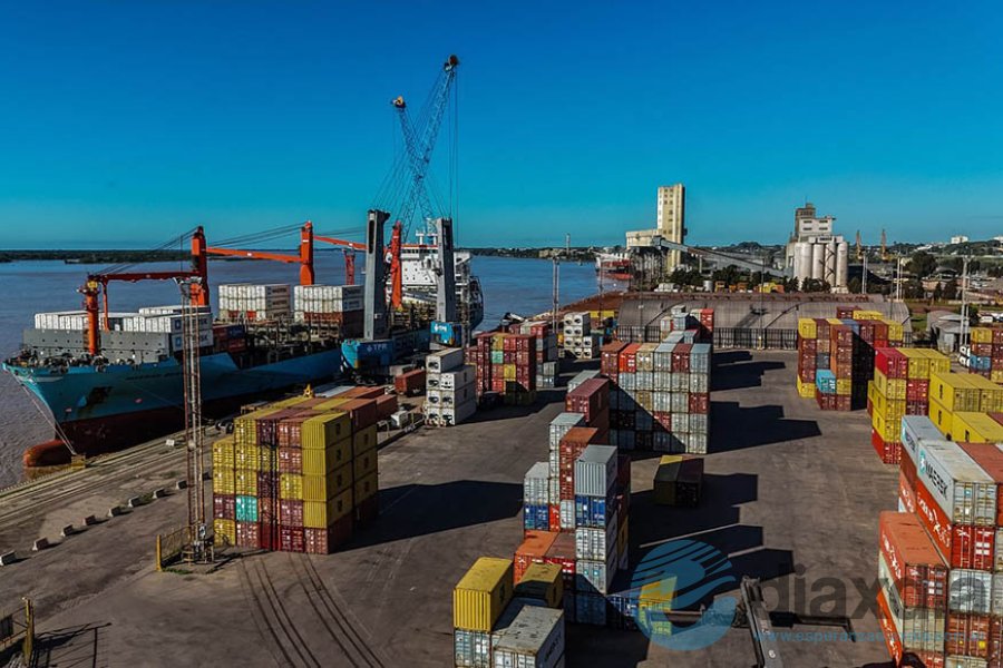 El puerto de Santa Fe en operaciones El puerto de Santa Fe en operaciones