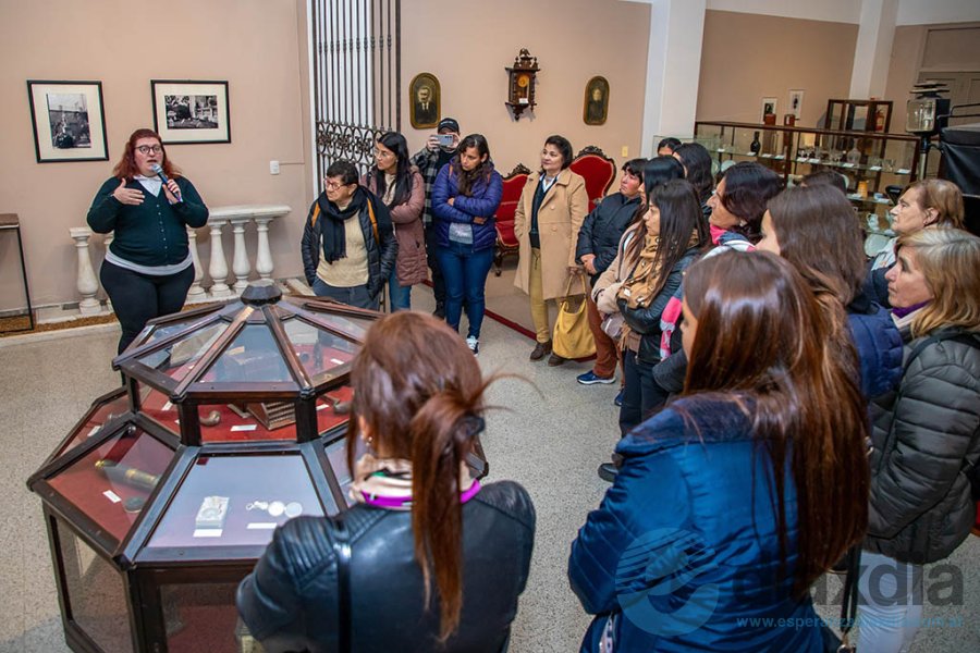 La recorrida del contingente por el museo local La recorrida del contingente por el museo local