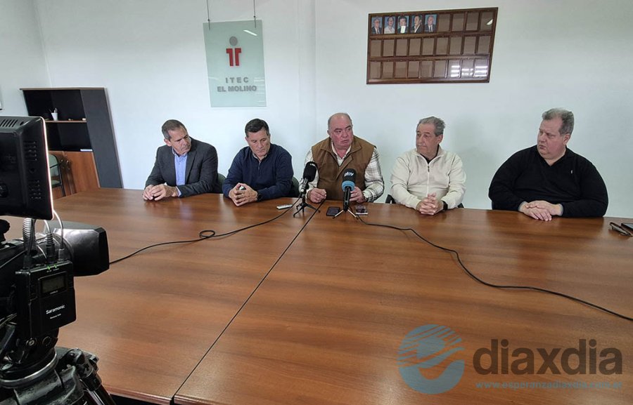 Los representantes de FISFE y CICAE en la conferencia de prensa - Foto EDXD