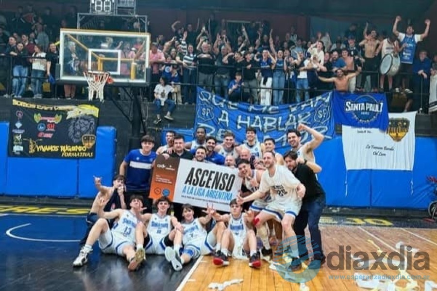 El festejo tras el ascenso a Liga Argentina