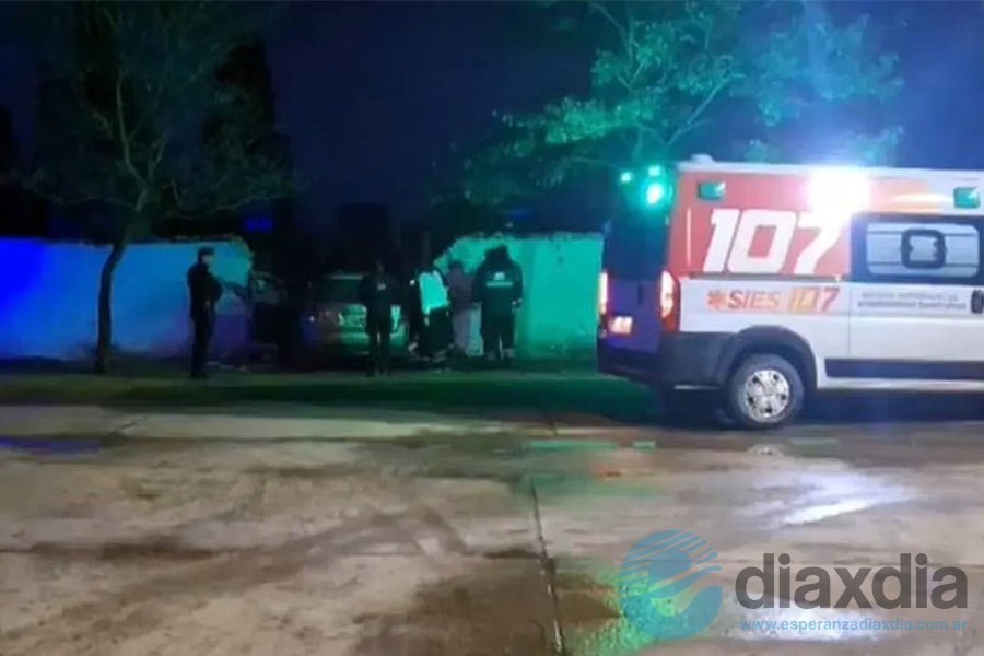 El lugar donde el auto impactó esta mañana El lugar donde el auto impactó esta mañana