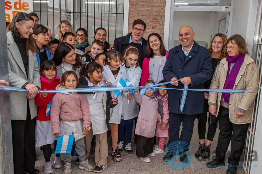 La inauguración realizada en la Escuela 317