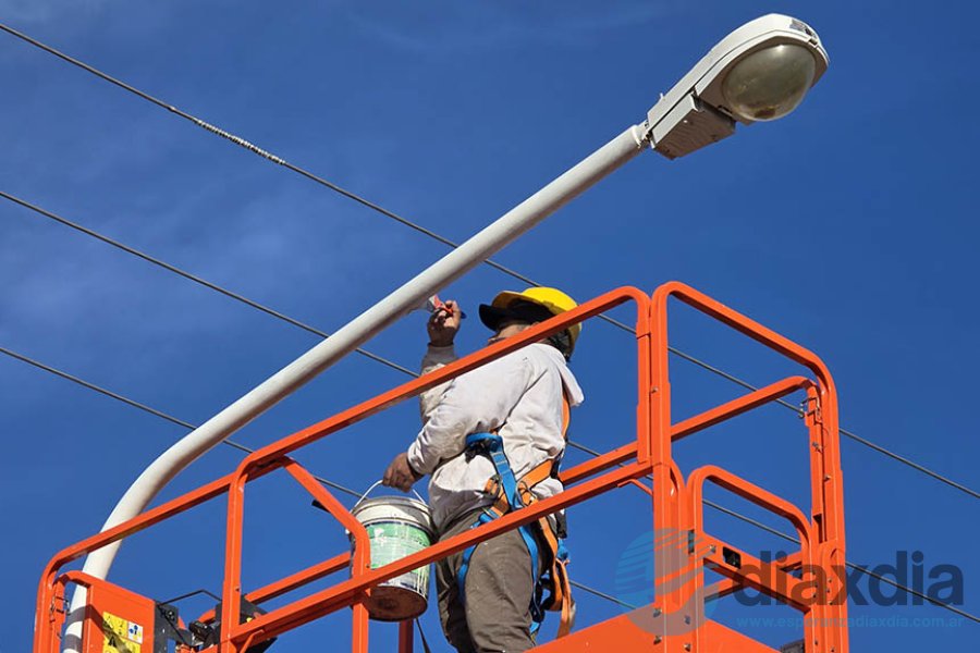 Trabajos de iluminación en Esperanza Trabajos de iluminación en Esperanza