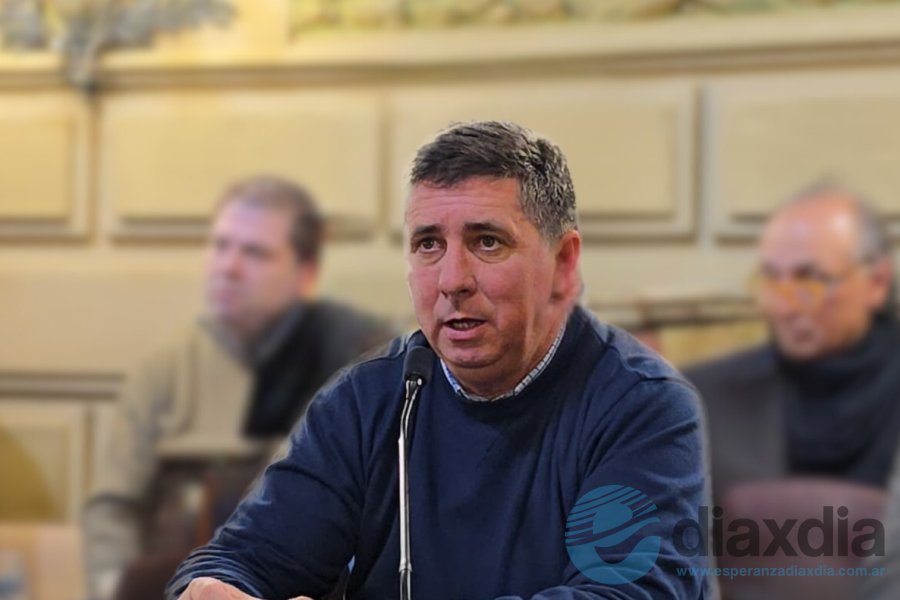 Rubén Pirola en el debate en la comisión Rubén Pirola en el debate en la comisión