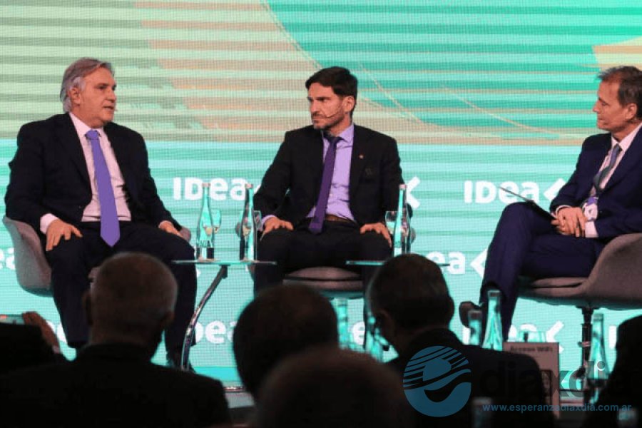 Los gobernadores en el foro de Idea