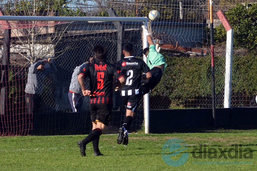 Juventud y Sportivo igualaron sin goles