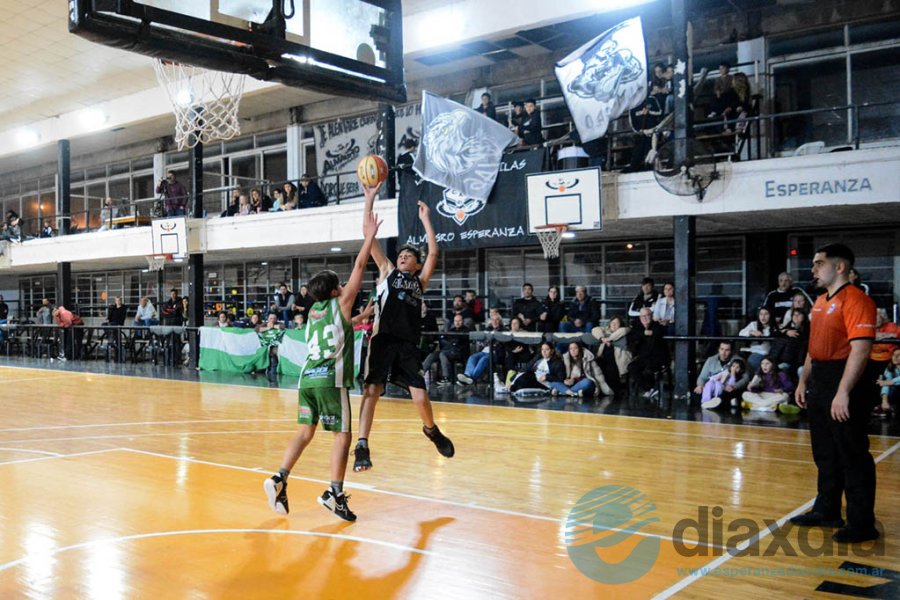 Almagro avanzó en el Federal U11