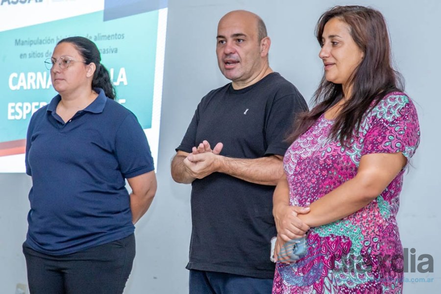 Regis, Müller y Blanche Regis, Müller y Blanche