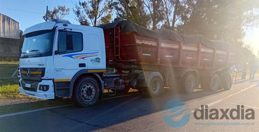 El camión involucrado en el accidente - Foto Santa Fe Deportivo