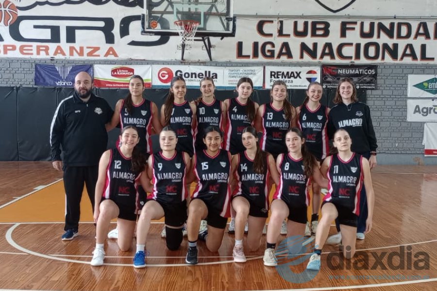Las U17 de Almagro jugaron Copa Santa Fe