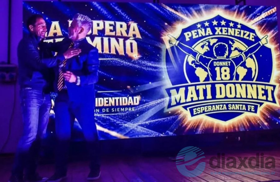 Momento del anuncio y presentaci&oacute;n del nuevo logo de la pe&ntilde;a - Foto RRSS