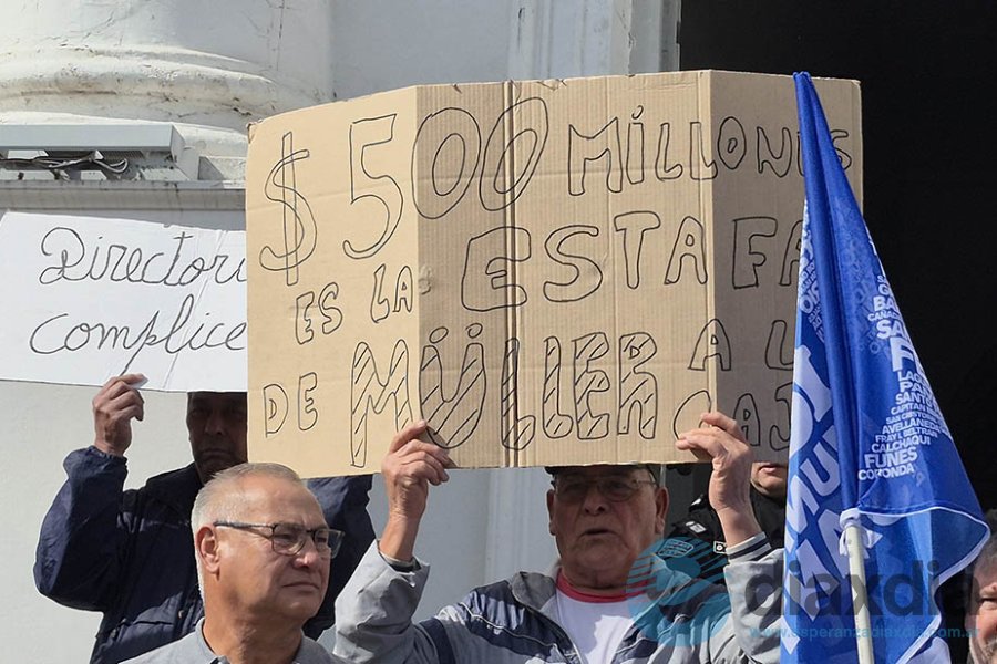 La protesta frente al despacho de Müller